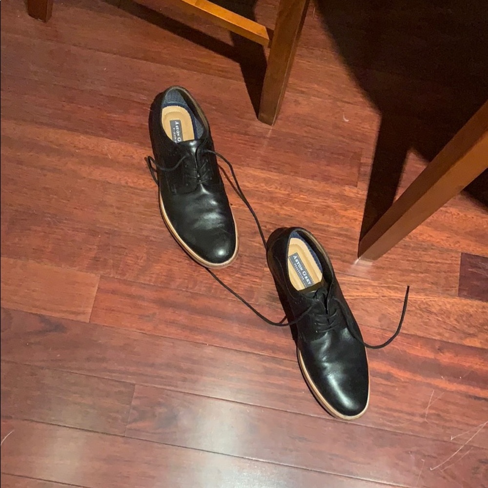 Dress shoes